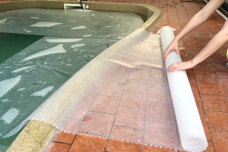 Rolování pruhu solární plachty Cornisun